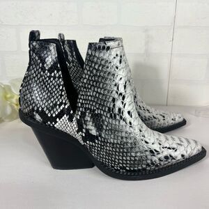 Jeffrey Campbell Womens Cromwell Boots Size 7 Snake print Free People Western